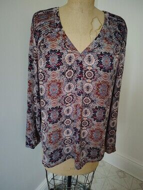 Black Rainn Paisley V-Neck Blouse in Navy, Coral & Cream